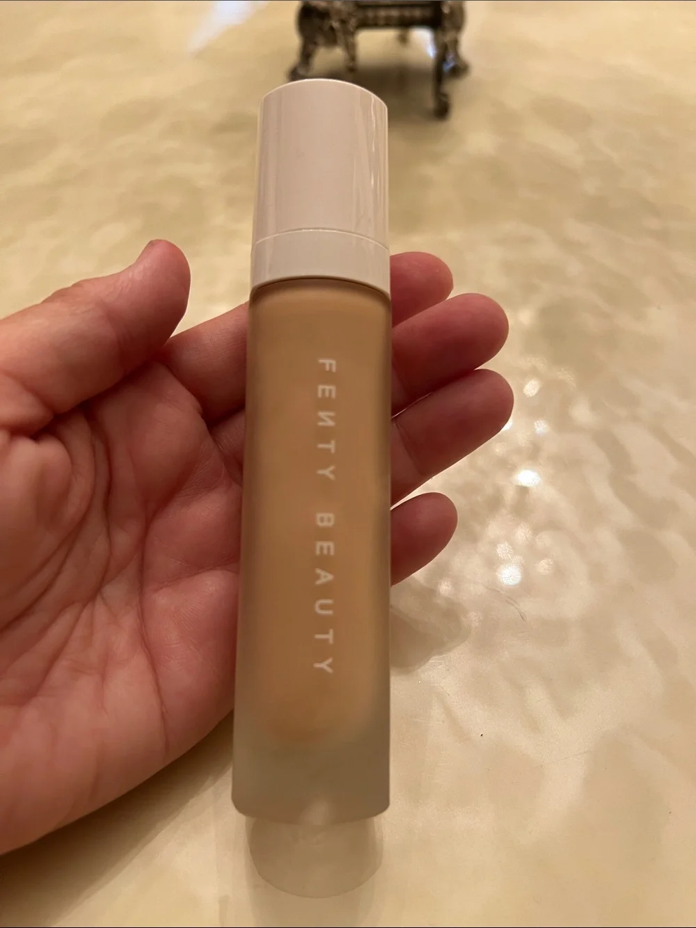 Fenty Beauty Foundation - 185 pro filt’r soft white